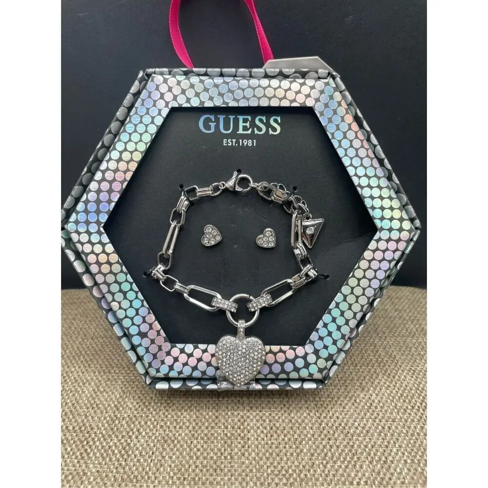GUESS Gift Set Silver Tone Crystal Heart Bracelet & Earrings Set New Heart Theme